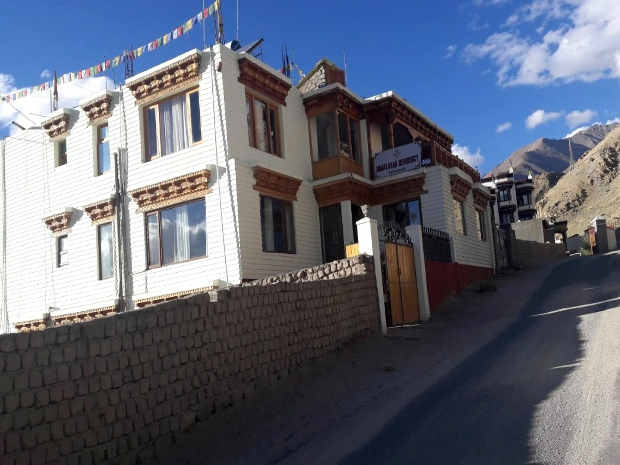 Отель Himalayan Residency Ladakh Лех Экстерьер фото